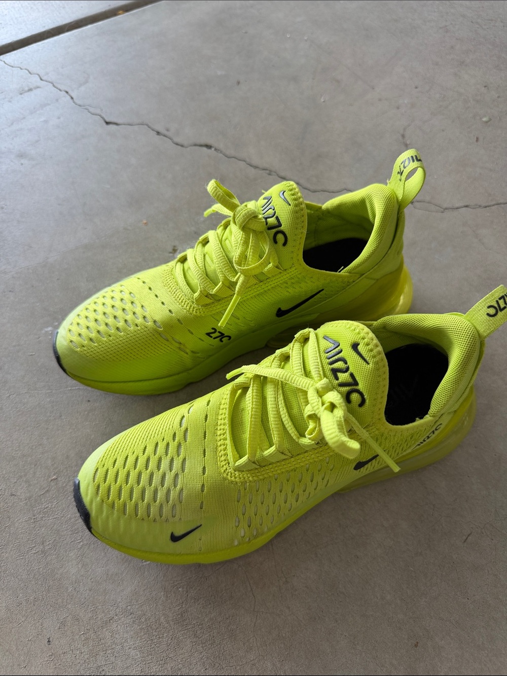 Nike Neon Yellow/Black Air 270 Youth Athletic Sneakers